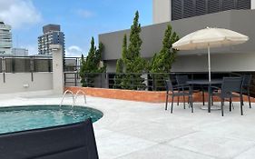 Flat em Hotel com Estacionamento Grátis e Piscina